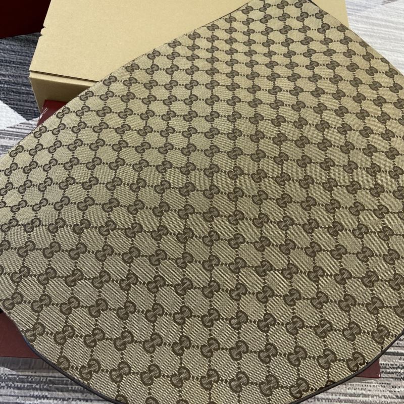 Gvc*1 padlock shoulder bags